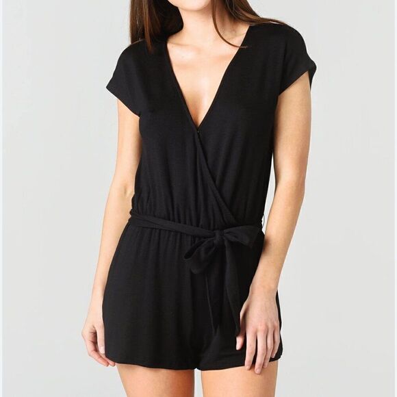 Z Supply Claret Surplice Romper Size S Black Stretch Knit Belted Short Sleeve - Picture 1 of 12